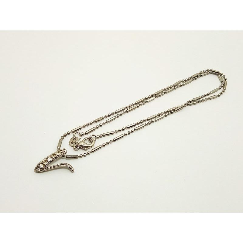 VeE Kalung Liontin Huruf Abjad V Kristal Swarovski.